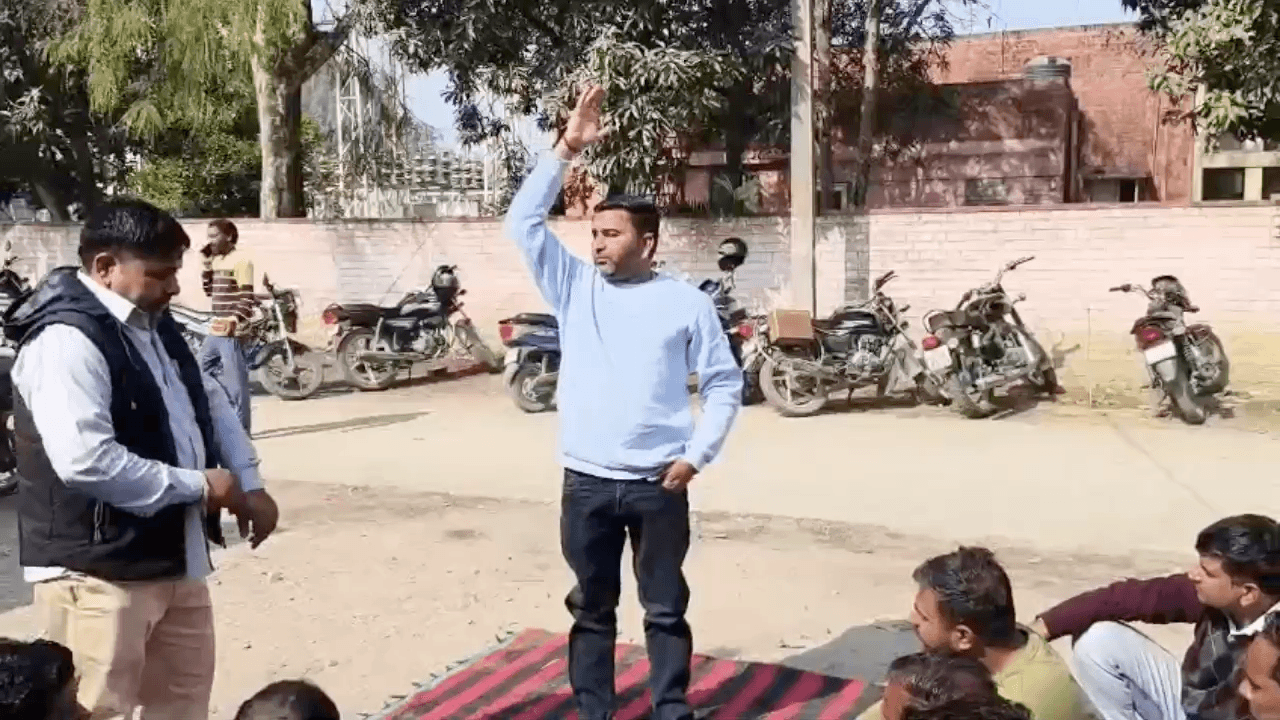 रादौर: बिजली कर्मचारियों ने मांगों को लेकर दूसरे दिन भी किया प्रदर्शन