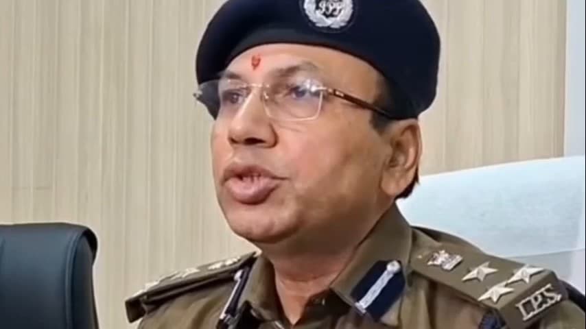 उदयपुर धरमजयगढ़: कोलकाता में क्रिकेट सट्टा नेटवर्क पर रायगढ़ पुलिस की बड़ी कार्रवाई, प्रेस कॉन्फ्रेंस में हुआ खुलासा