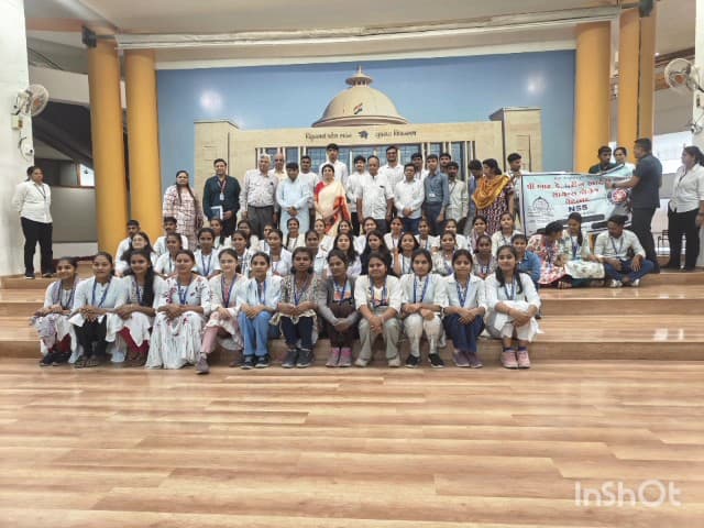 પેટલાદ: દંતાલી રોડ ઉપર આવેલ કોલેજના વિદ્યાર્થીઓ વિધાનસભાની મુલાકાતે, રાજ્યકક્ષાના મંત્રી કમલેશભાઈને મળ્યા