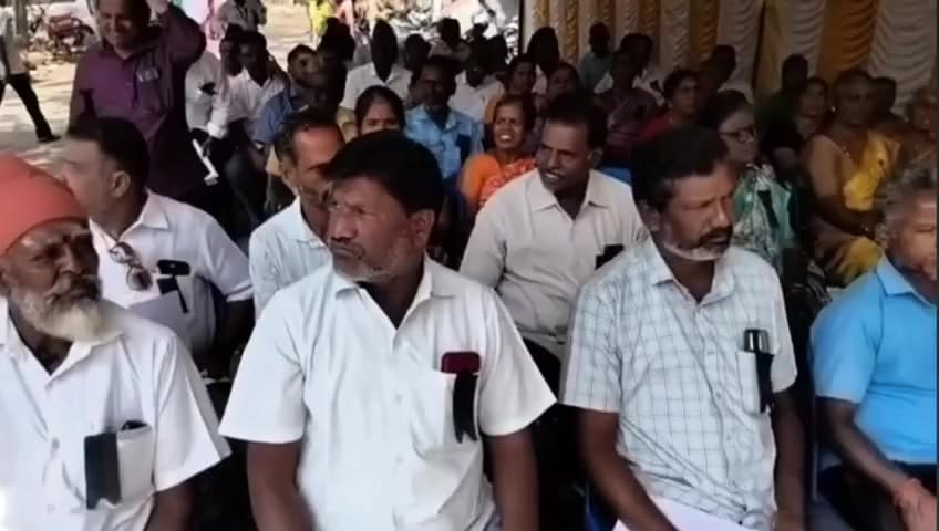 திருவண்ணாமலை: வட்டாட்சியர் அலுவலகத்தில் கிராம உதவியாளர்களுக்கு வரையறுக்கப்பட்ட காலம் முறை ஊதியம் உள்ளிட்ட ஒன்பது அம்ச கோரிக்கையை வலியுறுத்தி காத்திருப்பு போராட்டம்
