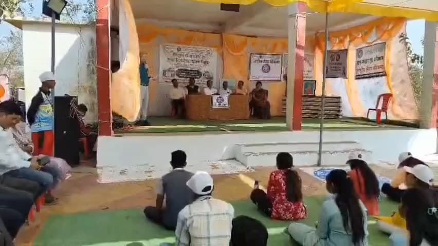 मुलताई: ग्राम करपा शिविर में नशा मुक्ति और पर्यावरण संरक्षण के नारों के साथ साइबर सुरक्षा और स्वास्थ्य पर हुआ संवाद