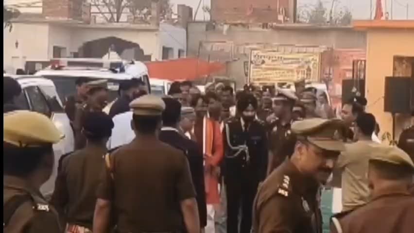 हर्रैया: हिमाचल प्रदेश के राज्यपाल शिव प्रताप शुक्ला बढ़नी मिश्र में चल रहे वशिष्ठ रामायण कथा में शामिल हुए