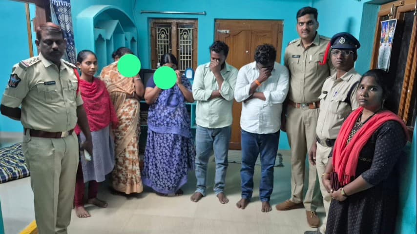ద్వారకాతిరుమల: ద్వారకాతిరుమల మండలం గొల్లగూడెంలో వ్యభిచారం చేస్తున్న ముఠా గుట్టు రట్టు చేసిన పోలీసులు