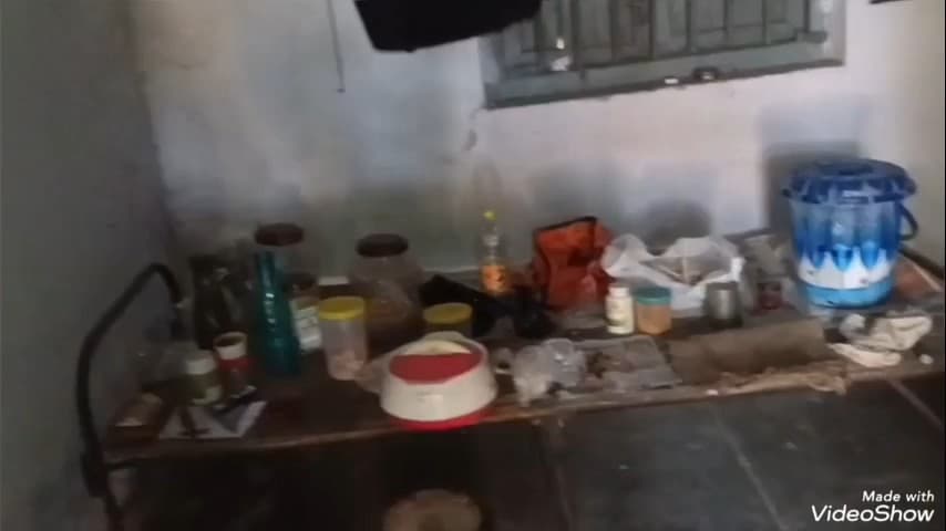 मधुपुर: जीआरपी एसआई के क्वार्टर का दरवाज़ा तोड़कर चोर गैस सिलेंडर व घरेलू सामान उड़ा ले गए