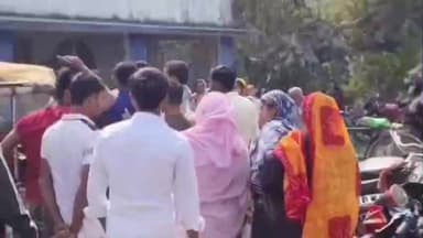 বাসন্তী: ভাঙ্গড়ে যুব সাথী ক্যাম্পে উত্তেজনা, অফিসারকে ঘিরে বিক্ষোভ ঘটনাস্থলে পুলিশ, বাসন্তী থেকে প্রতিক্রিয়া বিজেপি।