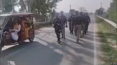 जमुनहा: इंडो-नेपाल सीमा के जमुनहा क्षेत्र में पुलिस और SSB ने की संयुक्त पेट्रोलिंग, संदिग्ध व्यक्तियों की चेकिंग, गश्त बढ़ी