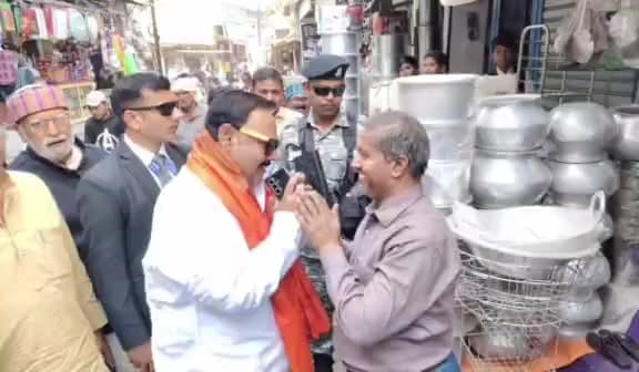 हैदरनगर: पूर्व मंत्री कमलेश कुमार सिंह बभंडी गांव में प्राण प्रतिष्ठा महोत्सव में शामिल हुए, क्षेत्रवासियों से किया जनसंपर्क