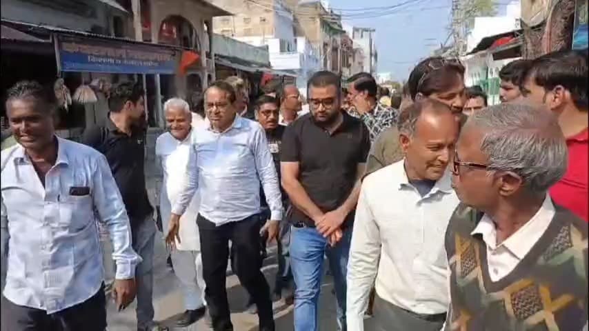 हुरड़ा: अतिक्रमण हटाने के विरोध में व्यापारियों की बैठक, गुलाबपुरा के उपखंड अधिकारी ने दिए दो दिन