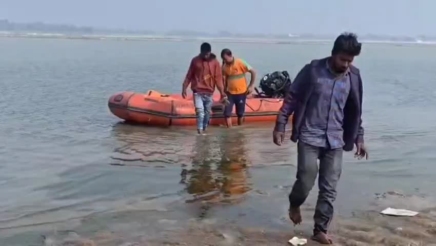 बेलदौर: डुमरी पुल से कोसी नदी में कूदे दंपती का 36 घंटे बाद भी सुराग नहीं, SDRF की खोजबीन जारी