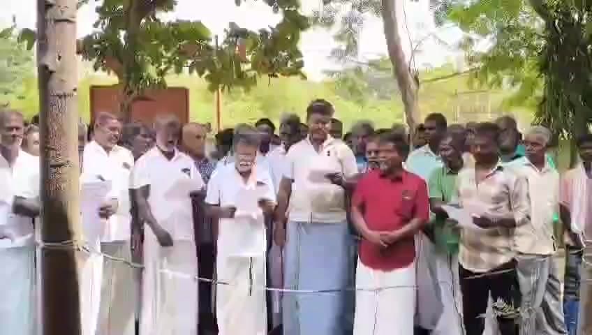 சிவகங்கை: சுமை தூக்கும் தொழிலாளர்கள் முற்றுகைப் போராட்டம்