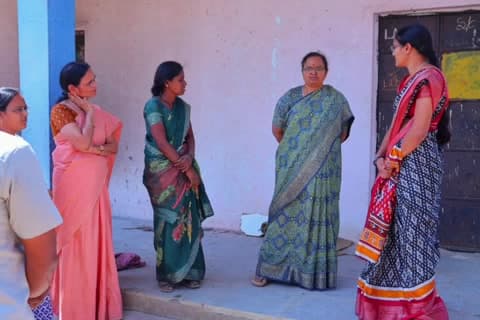 కొమురవెల్లి: కొమురవెల్లి మండలం మర్రి ముస్త్యాల జిల్లా పరిషత్ ఉన్నత పాఠశాలలో మధ్యాహ్న భోజన ప్రక్రియను పరిశీలించిన కలెక్టర్ హైమావతి