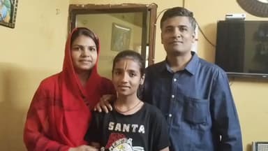 ದಾಂಡೇಲಿ: ಜಿಲ್ಲಾ ಮಟ್ಟದ ಮೌಲ್ಯ ಶಿಕ್ಷಣ ಸ್ಪರ್ಧೆಯಲ್ಲಿ ಸೈಂಟ್ ಮೈಕಲ್ ಕಾನ್ವೆಂಟ್ ಆಂಗ್ಲ ಮಾಧ್ಯಮ ಶಾಲೆಯ ವಿದ್ಯಾರ್ಥಿನಿ ವಂಶಿಕಾ ಚೇತನ್ ಶರ್ಮಾ ಪ್ರಥಮ