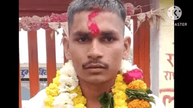 महरौनी: बिल्ला निवासी एक किसान के पुत्र का भारतीय जल सेना में चयन होने पर गांव में खुशी का माहौल, ग्रामीणों ने मनाया जश्न