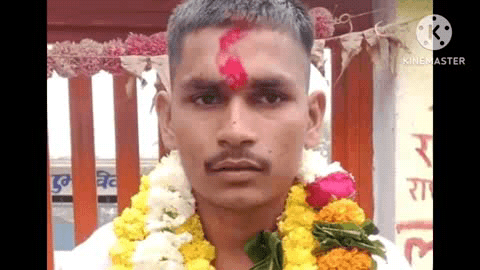 महरौनी: बिल्ला निवासी एक किसान के पुत्र का भारतीय जल सेना में चयन होने पर गांव में खुशी का माहौल, ग्रामीणों ने मनाया जश्न