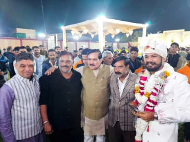 पचोर: राज्य मंत्री गौतम टेटवाल पहुंचे पचोर, भाजपा जिला मंत्री मनोहर सिंह के विवाह कार्यक्रम में लोगों से की मुलाकात