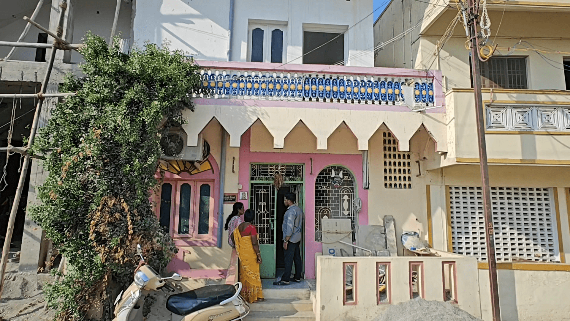 உளுந்தூர்பேட்டை: உளுந்தூர்பேட்டை அருகே தலைமை காவலரின் வீட்டின் பூட்டை உடைத்து பணம் நகை கொள்ளை