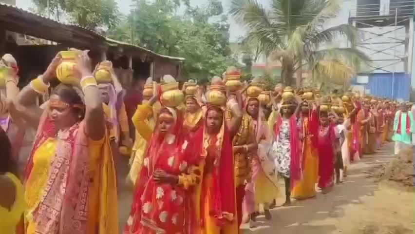 धरहरा: भलार में 351 कलशों के साथ गूंजे ‘हर-हर महादेव’ के जयकारे, नर्मदेश्वर महादेव की होगी प्राण-प्रतिष्ठा