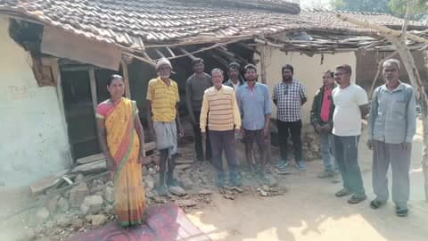 भरनो: बोडोटोली और कुसुम्बाहा गांव में जंगली हाथी का उत्पात, दो ग्रामीणों के घर क्षतिग्रस्त