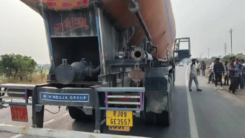 महेश्वर: रोड क्रॉस करते समय बलकर वाहन ने युवक को रौंदा, मौके पर ही मौत