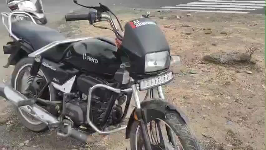 હાલોલ: હાલોલના જ્યોતિ સર્કલ પાસે ઈકો કાર ચાલકે બાઇક ચાલકને અડફેટે લેતા સર્જાયો અક્સ્માત