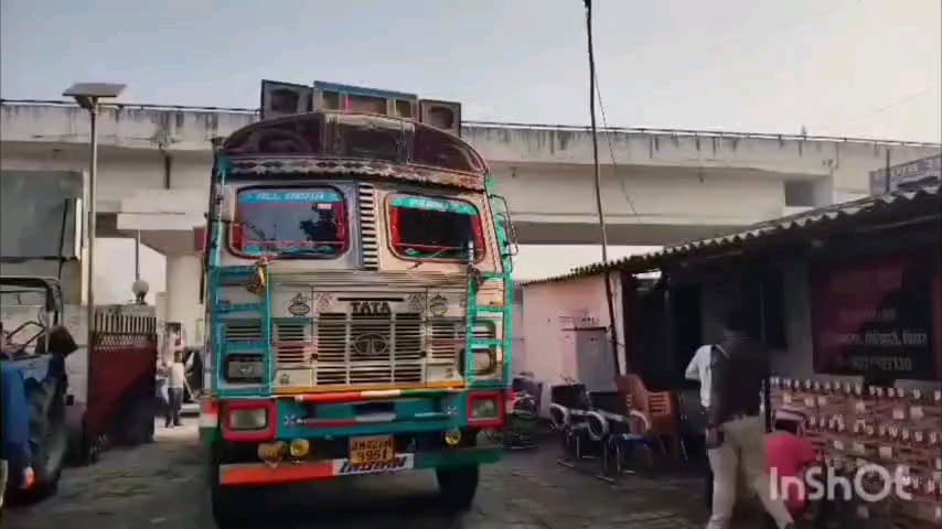पीपराकोठी: पीपराकोठी पुलिस ने ट्रक में छुपाकर ले जा रहे 6864 पीस विदेशी शराब के साथ चालक और उप चालक को शुक्रवार गिरफ्तार किया