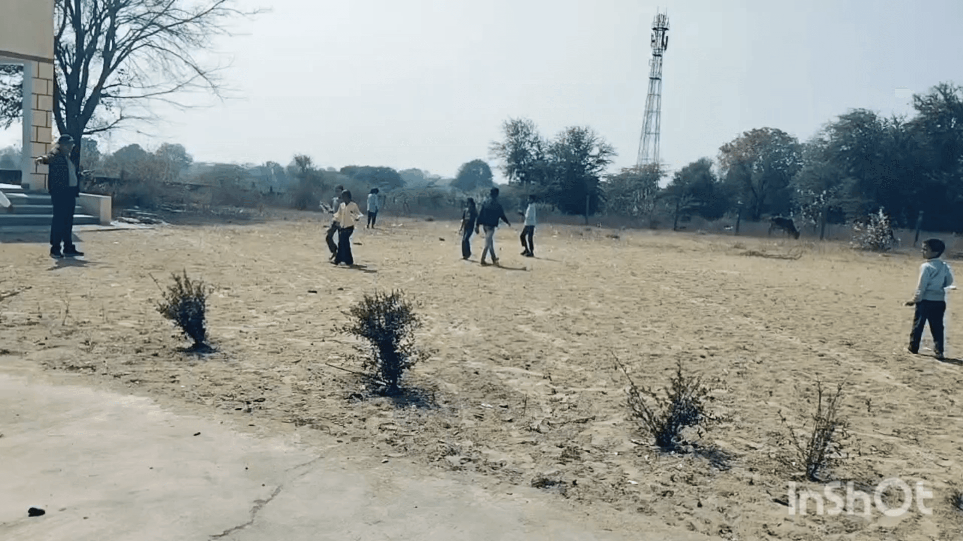 रेलमगरा: स्वच्छ भारत मिशन: ग्राम पंचायत गोगाथला में जन-प्रतिनिधियों और कर्मचारियों ने किया श्रमदान