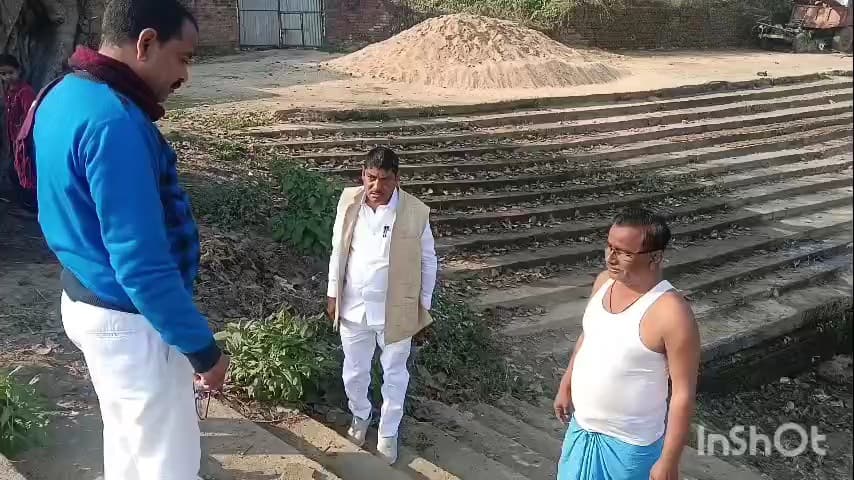 करायपरसुराय: मेढमा गांव में बनेगा यात्री शेड, जिला परिषद सदस्य अजय कुमार ने किया निरीक्षण
