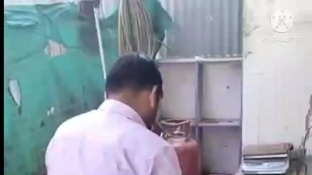 सोजत: घरेलू गैस टंकी के व्यावसायिक उपयोग की सूचना पर खाद्य विभाग ने सोजत सहित क्षेत्र में 10 स्थानों पर की कार्रवाई
