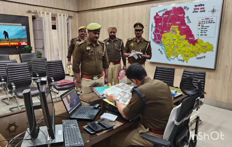 संडीला: एसपी ने थाना कछौना और थाना कासिमपुर का त्यौहार रजिस्टर किया चेक