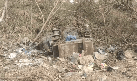 శంకరంపేట్ ఆర్: హస్తాల్ పూర్ : వృధాగా పడేసిన ట్రాన్స్  ఫార్మర్