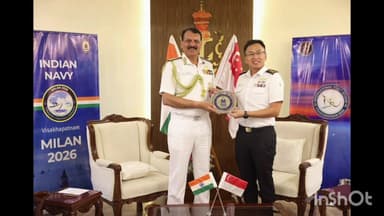 విశాఖపట్నం: భారత్-సింగపూర్ నౌకాదళాల మధ్య పటిష్ట బంధం: అడ్మిరల్ దినేష్ త్రిపాఠి కీలక చర్చలు