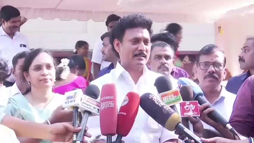 வேளச்சேரி: நல்ல கூட்டணி அமைந்துள்ளது எதிர்க்கட்சிகள் என்ன வாழ்த்தவ செய்வார்கள் -  குமாரசாமி பள்ளியில் அமைச்சர் அன்பில் மகேஷ் கேள்வி
