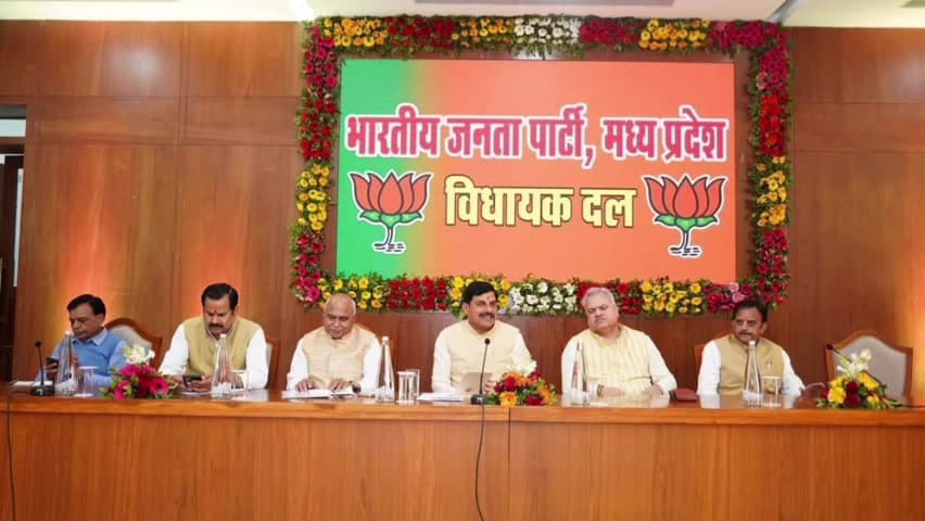 घट्टिया: सतीश मालवीय भोपाल में विधायक दल की बैठक में शामिल हुए