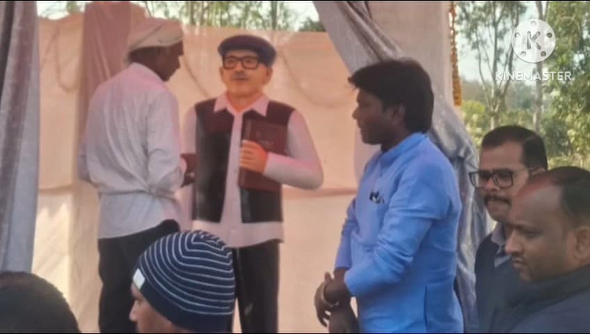 घाघरा: जटया विद्यालय में संस्थापक स्व. मोतीलाल साहू की पुण्यतिथि पर श्रद्धांजलि अर्पित की गई, स्मारक का अनावरण
