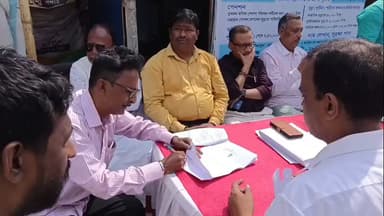 পুরাতন মালদা: পুরাতন মালদায় শ্রম দপ্তরের উদ্যোগে পরিবহন শ্রমিকদের বিশেষ সচেতনতা শিবির