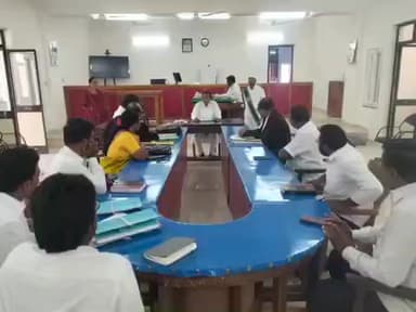 మార్కాపురం: మార్చి 14వ తేదీ జాతీయ లోక్ అదాలత్ పై న్యాయవాదులతో సమావేశం నిర్వహించిన సివిల్ జడ్జి దేవేంద్ర రెడ్డి