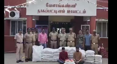 கீழ்வேளூர்: வேளாங்கண்ணி ரயில் நிலையம் அருகே காரில் அரசால் தடை செய்யப்பட்ட 400 கிலோ புகையிலை பொருட்களை கடத்தி வந்த ராஜஸ்தான் மாநிலத்தைச் சேர்ந்த இரண்டு பேர் கைது