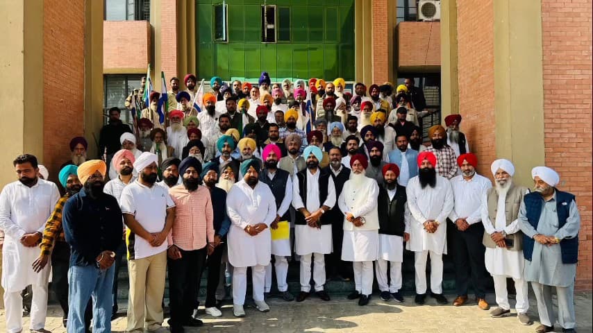 ਤਰਨਤਾਰਨ: ਜ਼ਿਲਾਂ ਤਰਨ ਤਾਰਨ ਦੀ ਕਾਂਗਰਸ ਪਾਰਟੀ ਵੱਲੋਂ ਟਰੇਡ ਡੀਲ ਦੇ ਵਿਰੋਧ ਵਿੱਚ ਤਰਨਤਾਰਨ ਦੇ ਡਿਪਟੀ ਕਮਿਸ਼ਨਰ ਨੂੰ ਮੰਗ ਪੱਤਰ ਸੌਂਪਿਆ