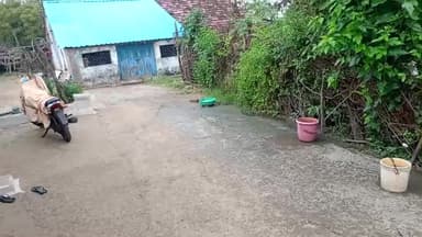 बेलावाड़ा मे बरसात हो रही है 
आचानक हुई