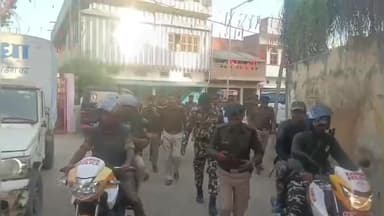 कैमूर : #मोहनिया में पुलिस प्रशासन ने निकाला फ्लैग मार्च,‌ शांति और सौहार्द का दिया संदेश
