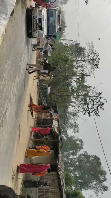 Parihar police ka jabardasti mahila par lathi charg