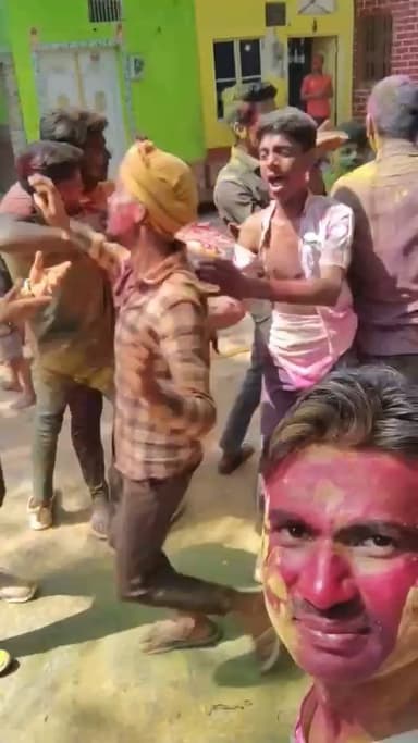 holi ke din sub ladka dance karte huwe thatheri bajar nand Kumar Mishra ki gali word no 34 me 


#bhojpuri #holi #pawan