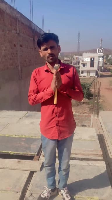 yah ladka lapata hai kripya jis kisi ko bhi mile ya likhe turant humse sampark Karen