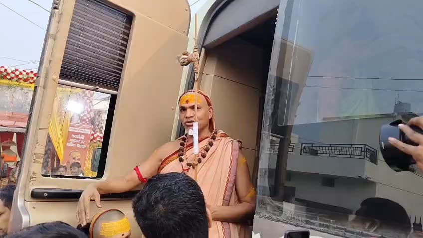 #गौरक्षा और गाय को #राष्ट्र_माता घोषित कराने का संकल्प लेकर भ्रमण पर निकले #शंकराचार्य
#रायबरेली जनपद पहुंचे