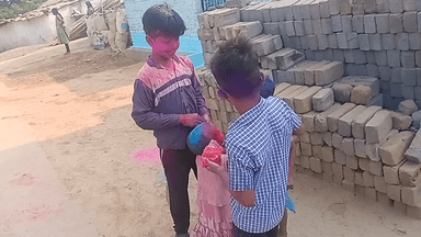 सुकली के बच्चों ने धूमधाम से बनाया रंग पंचमी