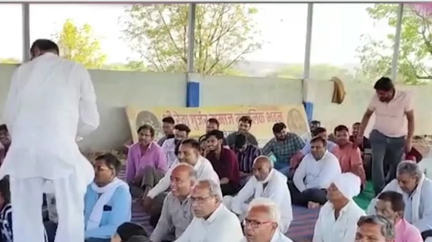 सेगांव: गुर्जर समाज की होली मिलन: वरिष्ठों के उद्बोधन से युवा प्रेरित, प्रेम-सौहार्द का संदेश #होली मिलन #holikadahan #सेगाव