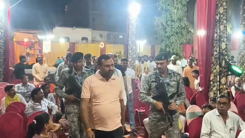#ऊंचाहार में अभिलाष कौशल द्वारा आयोजित #होली मिलन व वरिष्ठजन सम्मान समारोह मे मुख्य अतिथि के रूप में विधायक मनोज पाण्डेय