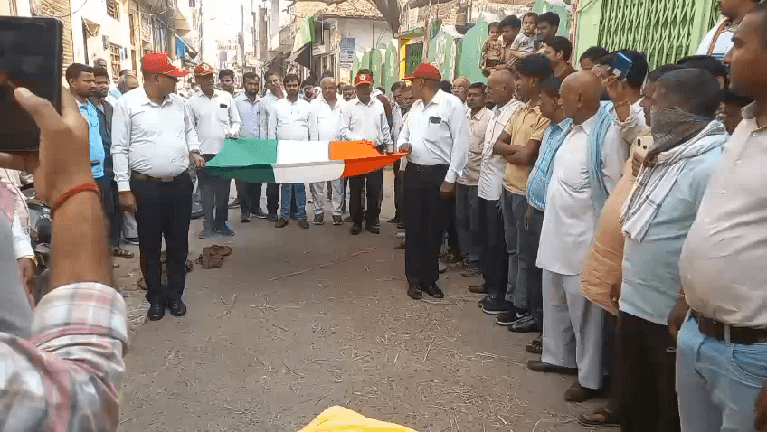 #firojabad सेवानिवृत्ति सैनिक का पूरे सैनिक सम्मान के साथ किया गया अंतिम संस्कार.. 🇮🇳💐

#सैनिक_समाज_सेवा_संगठन