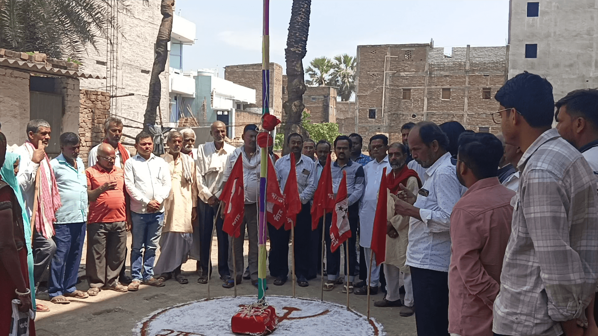 भाकपा माले का 7वां प्रखंड सम्मेलन की  झंडोतोलन व शहीदों को पुष्पांजलि अर्पित कर की कार्यक्रम की शुरुआत #भाकपा_माले