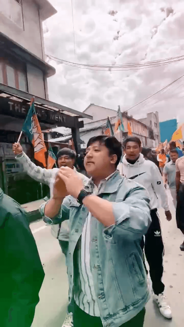 बांका: कालिम्पोग विधानसभा अपने प्रभार विधानसभा में 
#PaltanoDorkarChaiBJPSorkar #Ranjeetyadavbjp #Banka #RanjeetYadav
